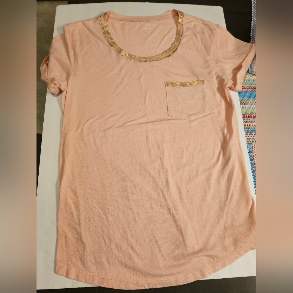 a.n.a Peach Tee with Gold Trim
